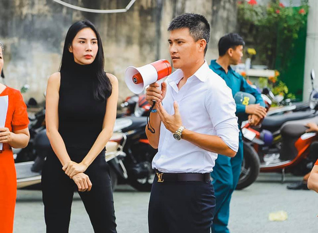 Công Vinh trải lòng sau hơn 1 thập kỷ làm chồng Thủy Tiên: &quot;Lớn hơn em có 1 tuổi nhưng tóc em ngày càng xanh mà tóc anh ngày càng bạc&quot; - Ảnh 1.