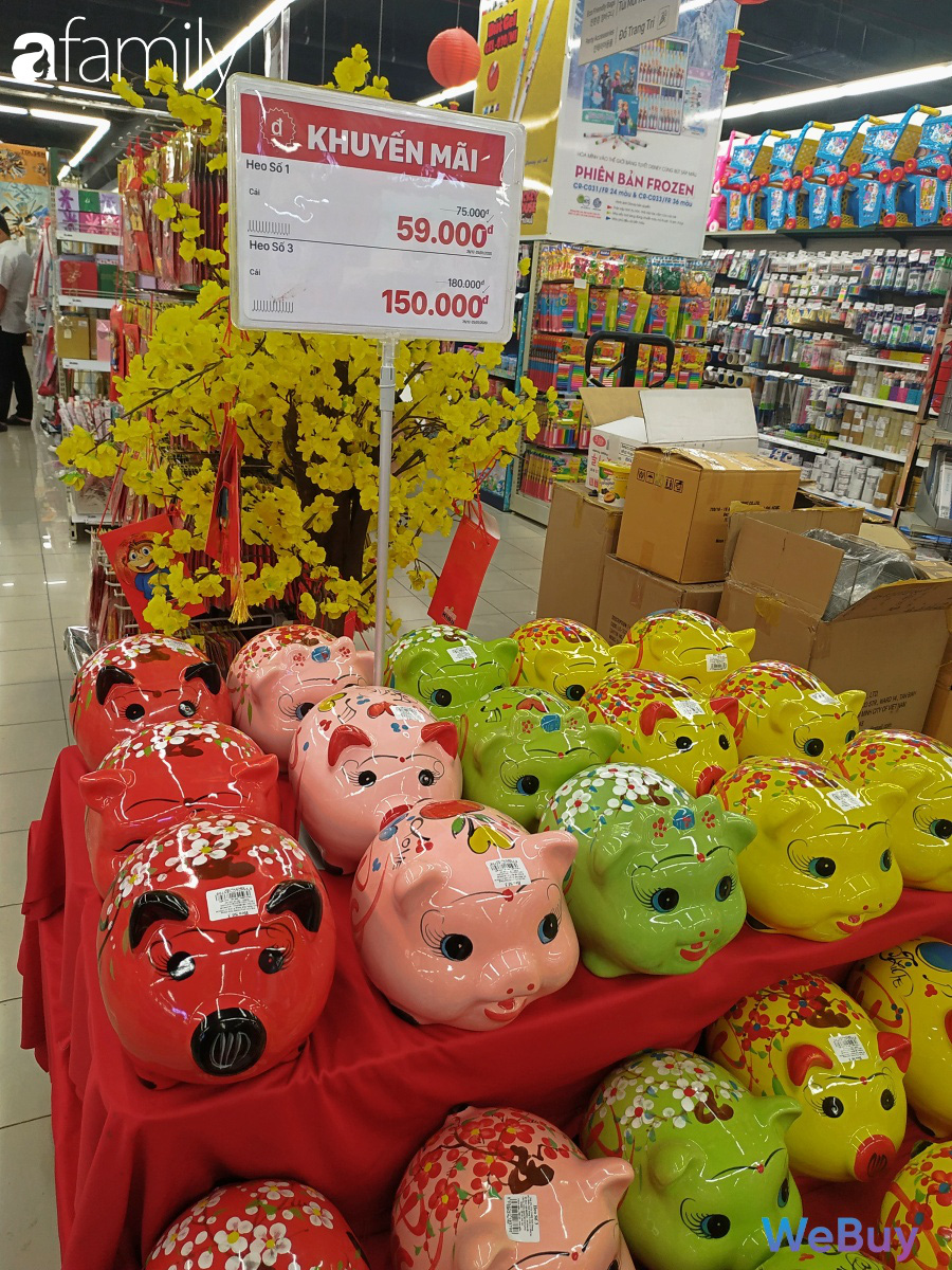 Sát Tết, siêu thị Sài Gòn đã bớt cảnh chen chúc, hàng hóa đồng loạt sale up to 50% - Ảnh 4. Sát Tết, siêu thị Sài Gòn đã bớt cảnh chen chúc, hàng hóa đồng loạt sale up to 50% - Ảnh 4.