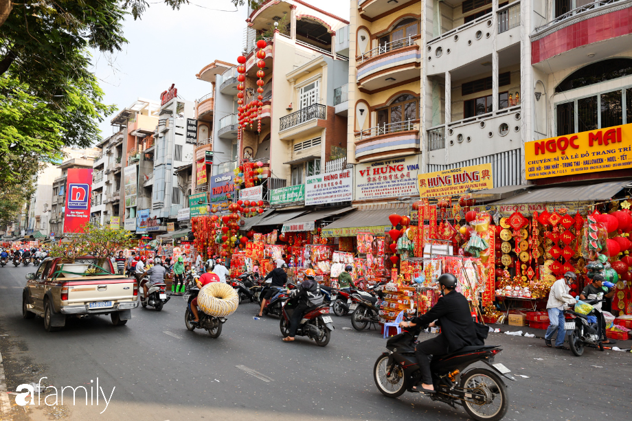 "Bán đại đặng về ăn Tết" kiểu tiểu thương Sài Gòn - Không nói thách, không nhiều lời, được giá hốt luôn anh đẹp trai, chị đẹp gái ơi! - Ảnh 2. "Bán đại đặng về ăn Tết" kiểu tiểu thương Sài Gòn - Không nói thách, không nhiều lời, được giá hốt luôn anh đẹp trai, chị đẹp gái ơi! - Ảnh 2.