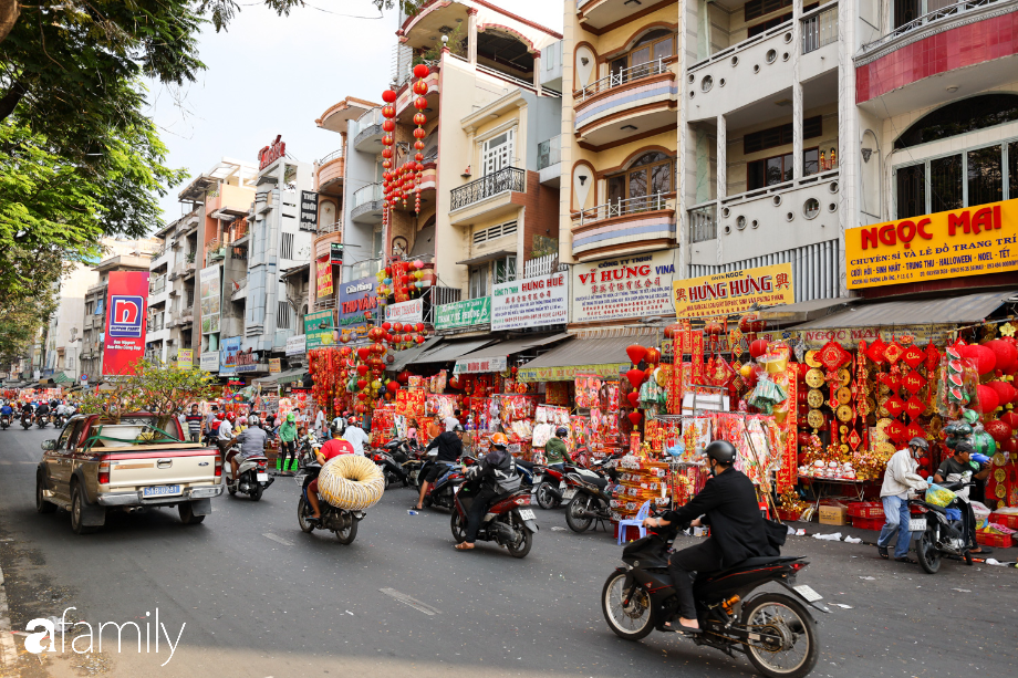 &quot;Bán đại đặng về ăn Tết&quot; kiểu tiểu thương Sài Gòn - Không nói thách, không nhiều lời, được giá hốt luôn anh đẹp trai, chị đẹp gái ơi! - Ảnh 2.