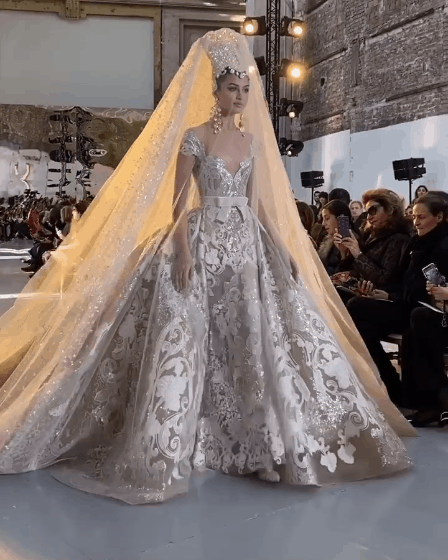 Top 8 mẫu váy cưới xòe công chúa lộng lẫy sang trọng