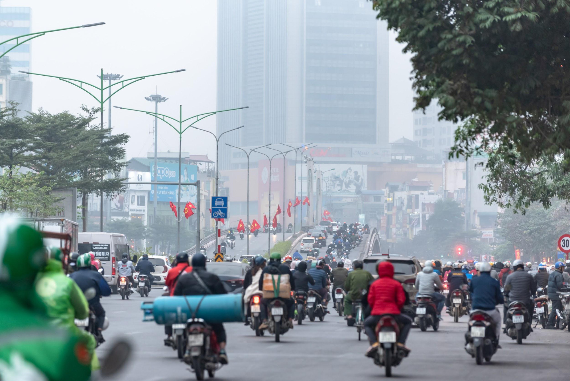 Mỗi năm, người Việt đi xe m&aacute;y trung b&igrave;nh 7.800 km - Ảnh 3.