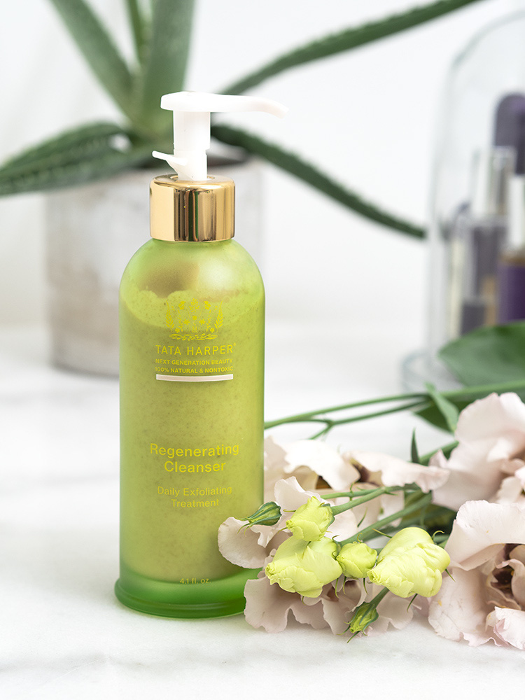 Thấy đồng nghiệp trẻ hơn tuổi thật, người phụ nữ này quyết “copy” chính xác skincare rountine của bạn mình và nhận cái kết khó tin - Ảnh 2. Thấy đồng nghiệp trẻ hơn tuổi thật, người phụ nữ này quyết “copy” chính xác skincare rountine của bạn mình và nhận cái kết khó tin - Ảnh 2.