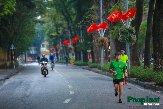 Hà Nội bình yên đến nao lòng trong ngày đầu năm mới - Ảnh 15.