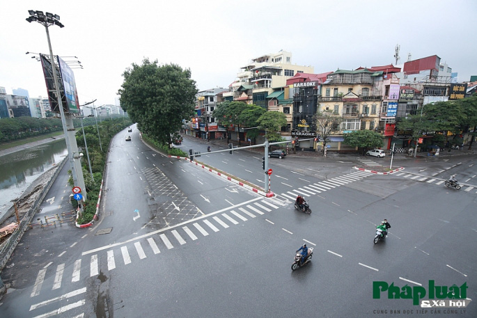 Hà Nội bình yên đến nao lòng trong ngày đầu năm mới - Ảnh 9.