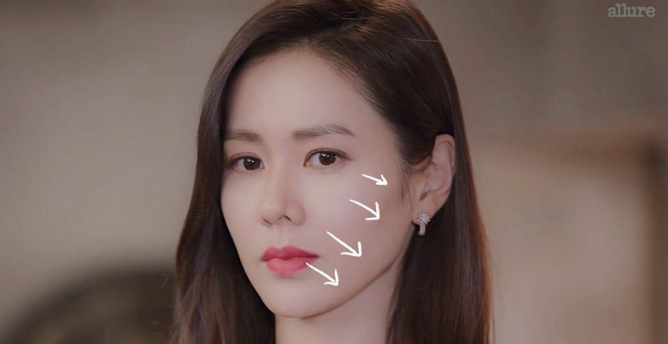 Thì ra bí kíp đánh nền mỏng nhẹ lại gọn mặt của Son Ye Jin lại chỉ đơn giản là mix 2 màu foundation lại với nhau  - Ảnh 6.