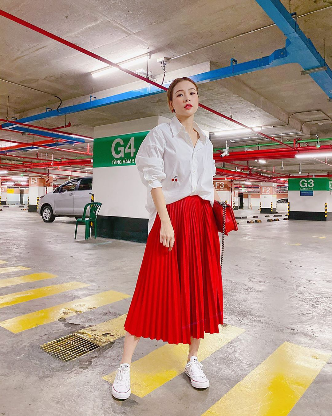 Tết sắp qua nhưng có 12 ý tưởng diện chân váy dài cực xinh và sang từ sao Việt mà bạn diện quanh năm được - Ảnh 5. Tết sắp qua nhưng có 12 ý tưởng diện chân váy dài cực xinh và sang từ sao Việt mà bạn diện quanh năm được - Ảnh 5.