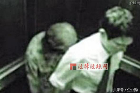 Thực hư câu chuyện kỳ lạ trong thang máy ở Thượng Hải: Có một cụ già bước ra cùng người đàn ông nhưng trước đó không hề đi vào - Ảnh 1.