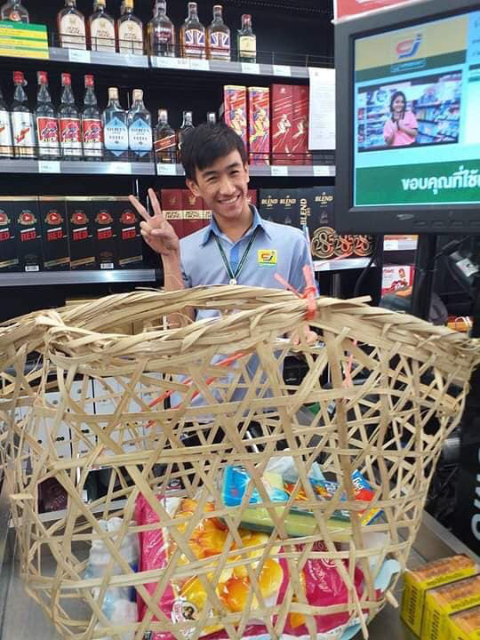 Ảnh hài hước của những cái đầu tận tâm bảo vệ môi trường, quyết không dùng túi nilon khiến ai nấy cười bò - Ảnh 3. Ảnh hài hước của những cái đầu tận tâm bảo vệ môi trường, quyết không dùng túi nilon khiến ai nấy cười bò - Ảnh 3.
