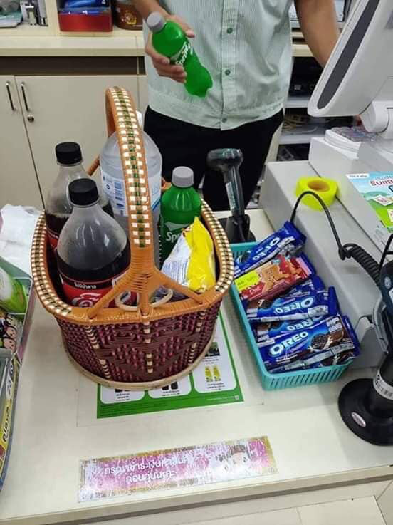 Ảnh hài hước của những cái đầu tận tâm bảo vệ môi trường, quyết không dùng túi nilon khiến ai nấy cười bò - Ảnh 9. Ảnh hài hước của những cái đầu tận tâm bảo vệ môi trường, quyết không dùng túi nilon khiến ai nấy cười bò - Ảnh 9.
