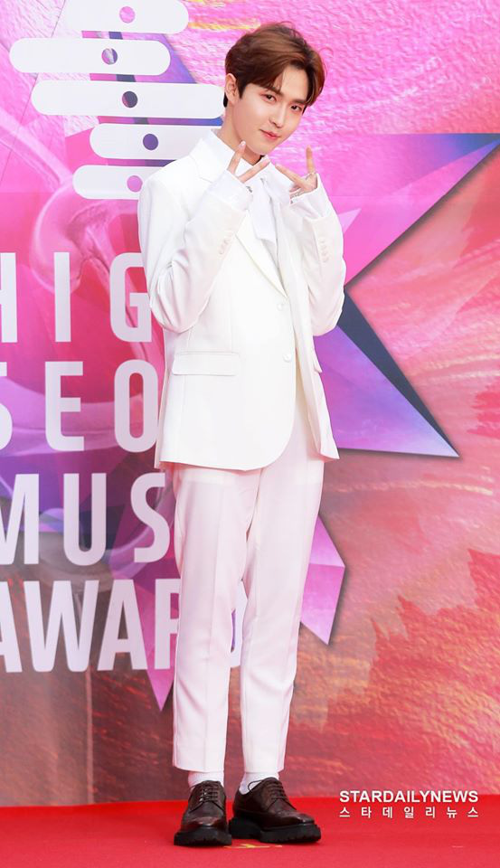 Thảm đỏ Seoul Music Awards 2020: Taeyeon (SNSD) lộ dấu hiệu tuổi tác đọ sắc bên cạnh &quot;sao nhí một thời&quot; Kim So Hyun - Ảnh 3.