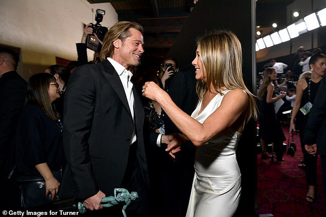 Nhất mực phủ nhận chuyện tái hợp nhưng động thái này của Brad Pitt và Jennifer Aniston lại chứng tỏ điều ngược lại - Ảnh 2.