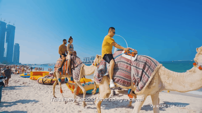Giữa lùm xùm bị đòi nợ &quot;sấp mặt&quot;, Vũ Khắc Tiệp tung vlog du lịch Dubai siêu sang, lộ cảnh Ngọc Trinh mặc bikini mỏng manh tung tăng &quot;hú hồn&quot; giữa bãi biển - Ảnh 6.