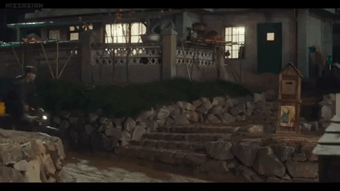 Hậu trường "Crash Landing On You": Hyun Bin khổ sở tập đi xe đạp hàng trăm lần để đóng cảnh lãng mạn với Son Ye Jin - Ảnh 5. Hậu trường "Crash Landing On You": Hyun Bin khổ sở tập đi xe đạp hàng trăm lần để đóng cảnh lãng mạn với Son Ye Jin - Ảnh 5.
