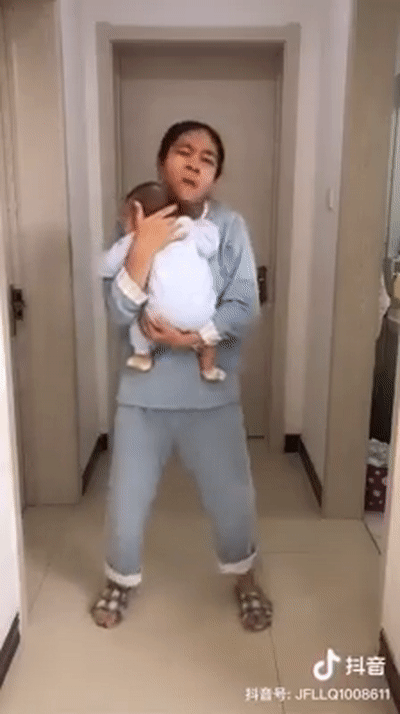 Tết nhất ở nhà trông con, nhiều mẹ sẽ có chung tâm trạng như này đây: Mị còn trẻ, Mị muốn đi chơi - Ảnh 3. Tết nhất ở nhà trông con, nhiều mẹ sẽ có chung tâm trạng như này đây: Mị còn trẻ, Mị muốn đi chơi - Ảnh 3.