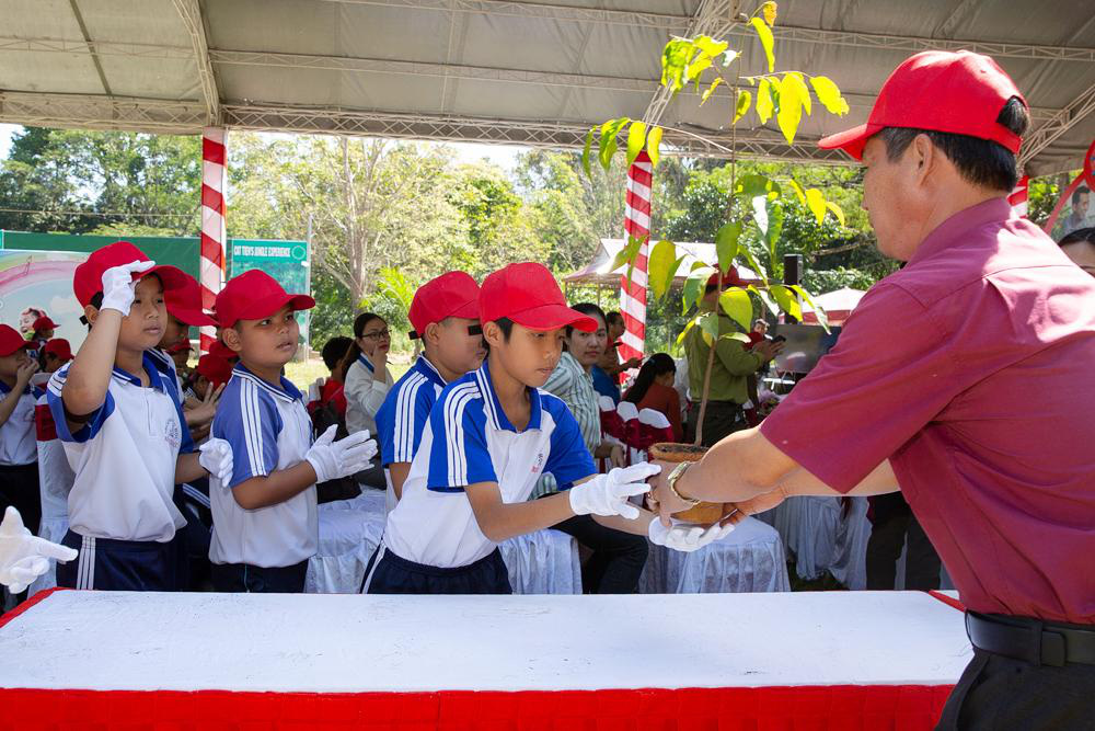 Jun Phạm, Chan La Cà, Quang Bảo và Hana Giang Anh cùng chung tay cho "QUỸ OMO VƯỜN ƯƠM LỘC QUÝ" đầu tiên tại Việt Nam - Ảnh 6. Jun Phạm, Chan La Cà, Quang Bảo và Hana Giang Anh cùng chung tay cho "QUỸ OMO VƯỜN ƯƠM LỘC QUÝ" đầu tiên tại Việt Nam - Ảnh 6.