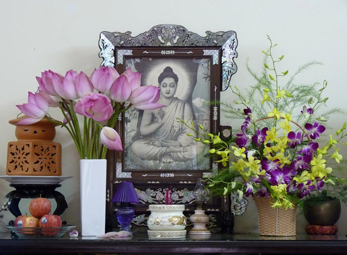 500 hoa chưng bàn thờ Phật sang trọng và linh thiêng nhất
