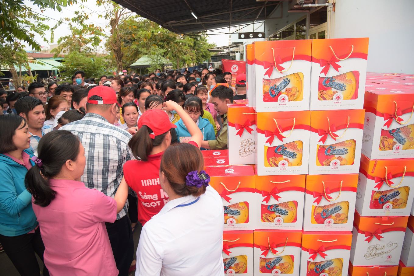 Công ty bánh kẹo Hải Hà tổ chức tặng quà tết cho người lao động - Ảnh 5.