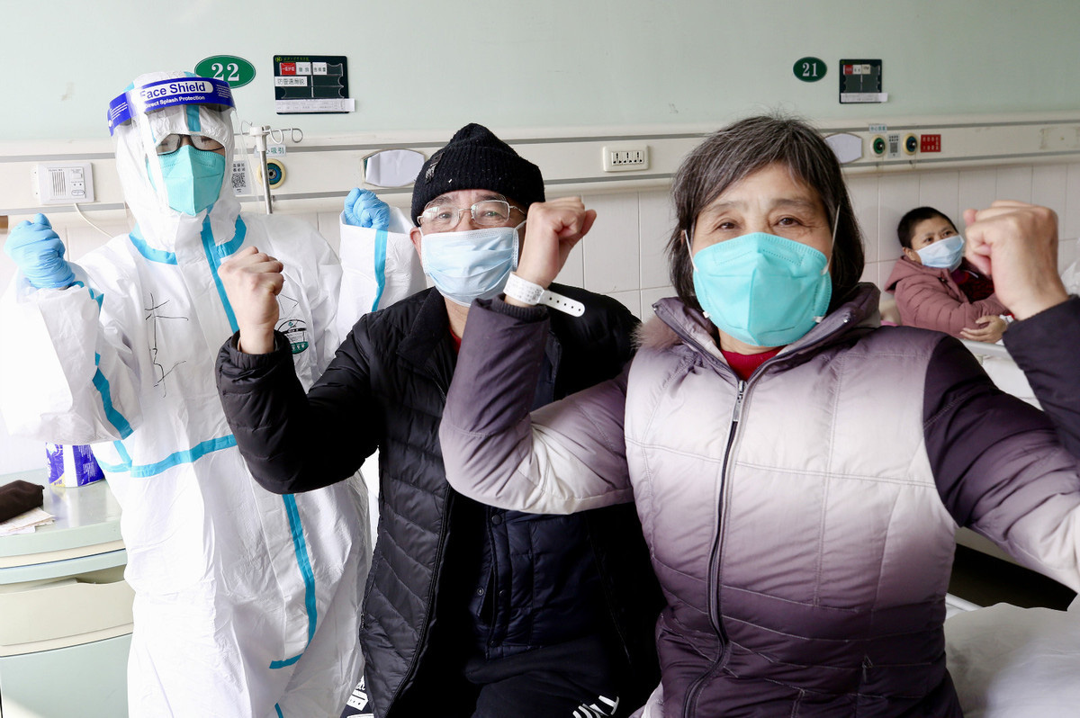 Nhà dịch tễ học nổi tiếng Trung Quốc tìm ra phương pháp &quot;4 chiến đấu - 2 cân bằng&quot;, điều trị hiệu quả cho bệnh nhân nguy kịch vì coronavirus - Ảnh 1.