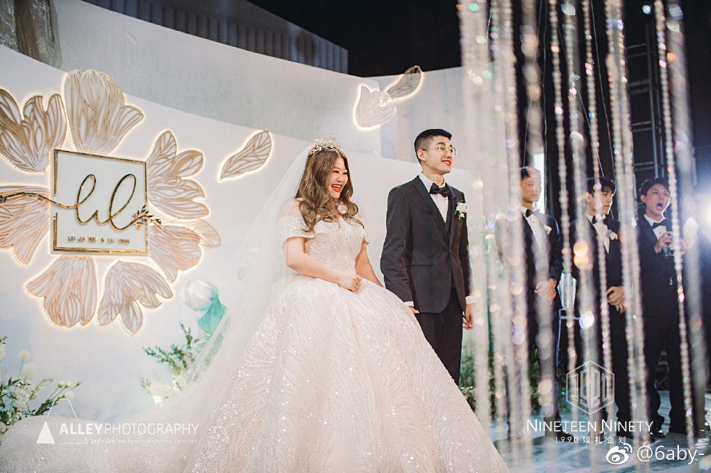 Chuyện tình cổ tích của cặp "đũa lệch": Chàng vỗ béo nàng đến 100kg vì sợ mất, bảo vệ đối phương trước mọi chỉ trích làm màu từ dư luận - Ảnh 4.