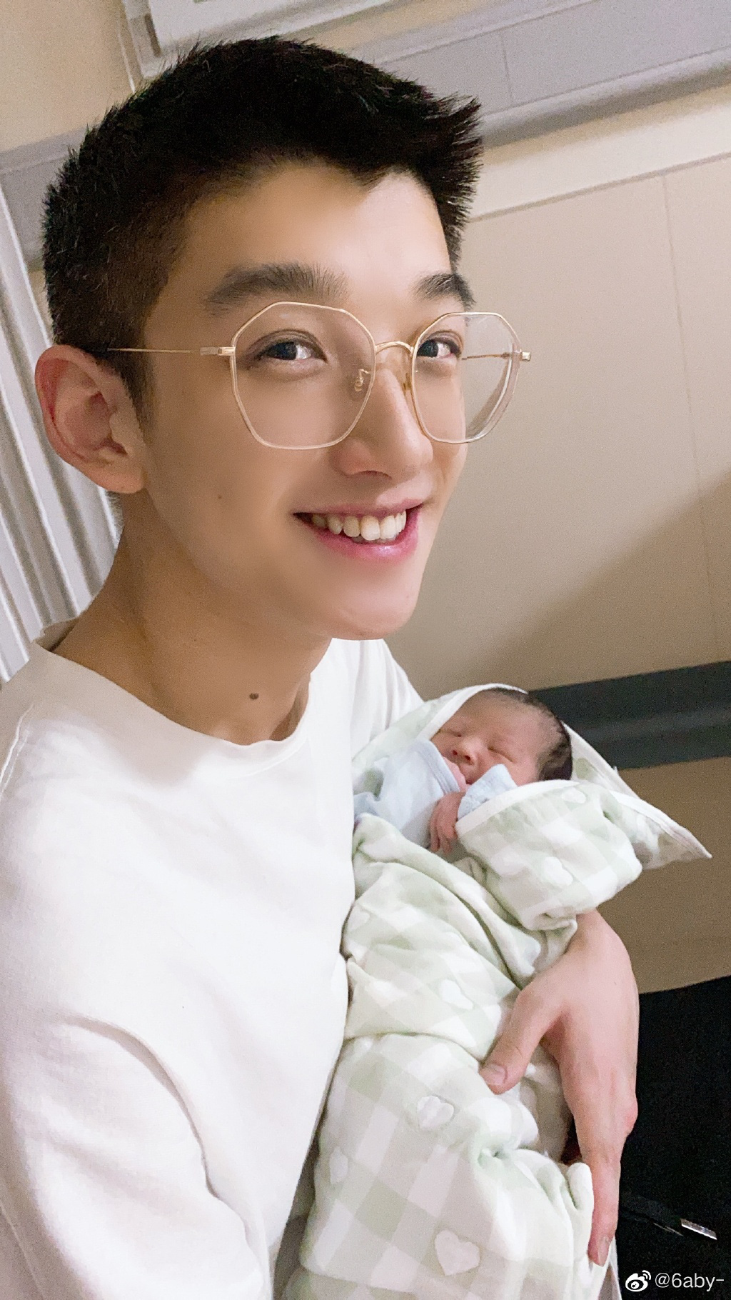 Chuyện tình cổ tích của cặp "đũa lệch": Chàng vỗ béo nàng đến 100kg vì sợ mất, bảo vệ đối phương trước mọi chỉ trích làm màu từ dư luận - Ảnh 6.