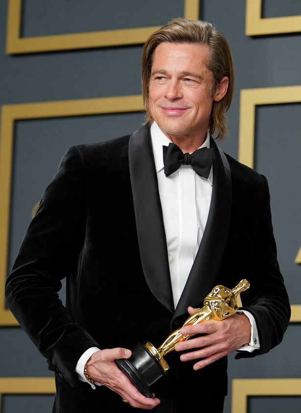 Không có lịch trình tại Oscar năm nay nhưng Jennifer Aniston vẫn bí mật gặp gỡ để chúc mừng việc Brad Pitt nhận giải &quot;nam diễn viên phụ xuất sắc nhất&quot; - Ảnh 3.