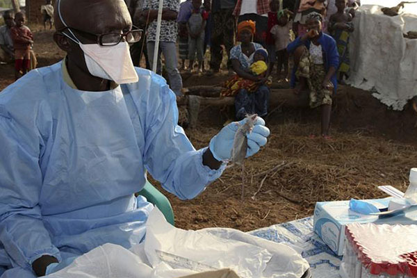 Giữa lúc dịch virus corona lan rộng, Nigeria bỗng cảnh báo 1 căn bệnh BÍ ẨN, đoạt mạng của 15 người nước này chỉ sau 48 giờ mắc bệnh - Ảnh 1.