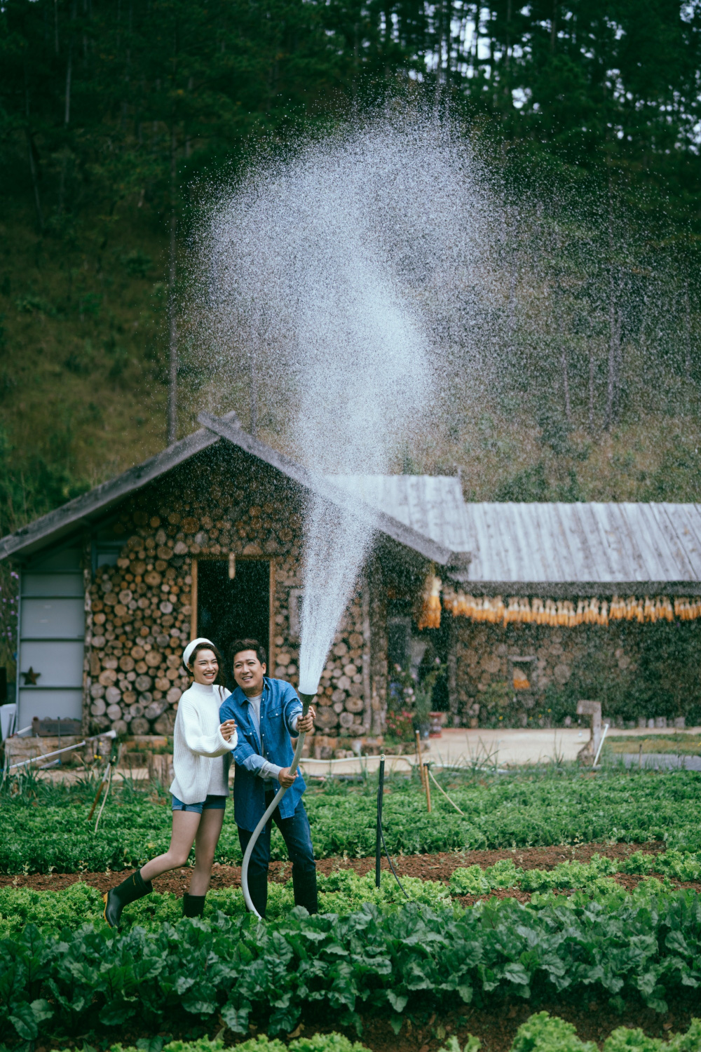Ngọt ngào bên nhau trong ngày Valentine, Trường Giang và Nhã Phương lần đầu tiết lộ cuộc sống đời thường giản dị đến bất ngờ - Ảnh 5. Ngọt ngào bên nhau trong ngày Valentine, Trường Giang và Nhã Phương lần đầu tiết lộ cuộc sống đời thường giản dị đến bất ngờ - Ảnh 5.