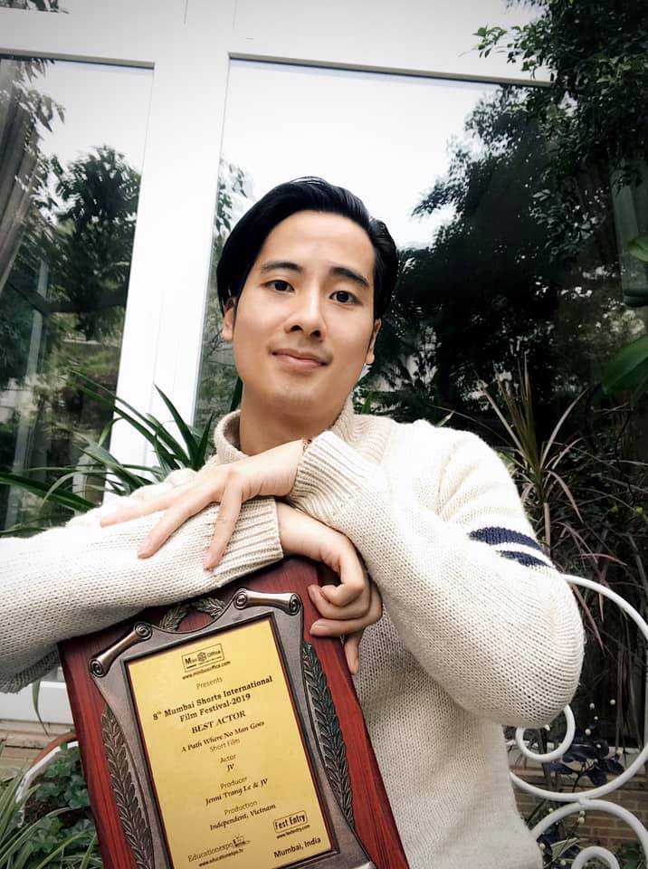 Hot vlogger JVevermind c&ocirc;ng khai bạn g&aacute;i mới sau 5 năm chia tay Mie Nguyễn - Ảnh 3.