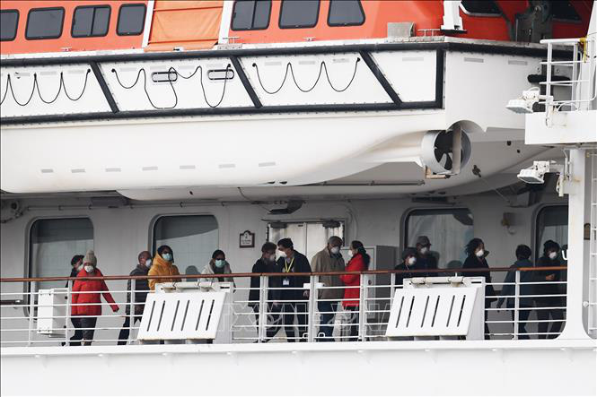 Nhật Bản xác nhận 355 trường hợp nhiễm COVID-19 trên du thuyền Diamond Princess - Ảnh 1.