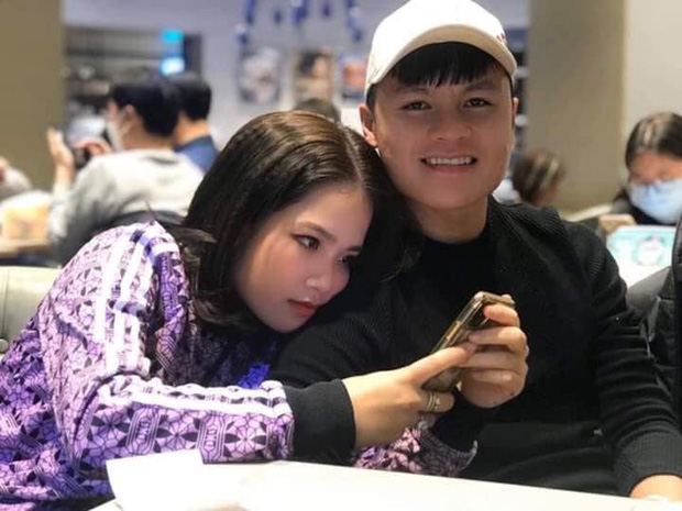 Chưa dứt lùm xùm tình ái, Quang Hải lại để lộ hình ảnh mua nhà bạc tỷ ở tuổi 23 khiến dân mạng xôn xao bàn tán - Ảnh 2. Chưa dứt lùm xùm tình ái, Quang Hải lại để lộ hình ảnh mua nhà bạc tỷ ở tuổi 23 khiến dân mạng xôn xao bàn tán - Ảnh 2.