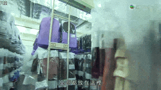 Phòng trang phục với hơn 100.000 bộ của TVB: Tuyên Huyên - Xa Thi Mạn mặc toàn đồ cũ, cả Triệu Vy cũng mượn váy TVB?  - Ảnh 3.