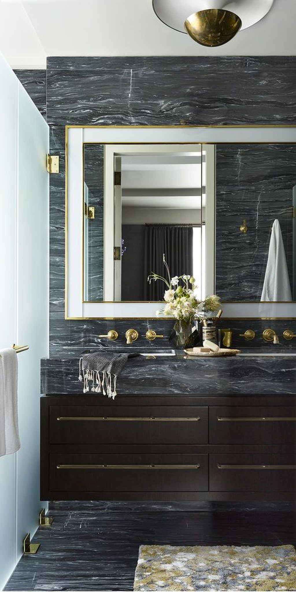 Đá cẩm thạch đen - vũ khí đem đến nét sang trọng tuyệt đối cho căn phòng tắm gia đình - Ảnh 14.