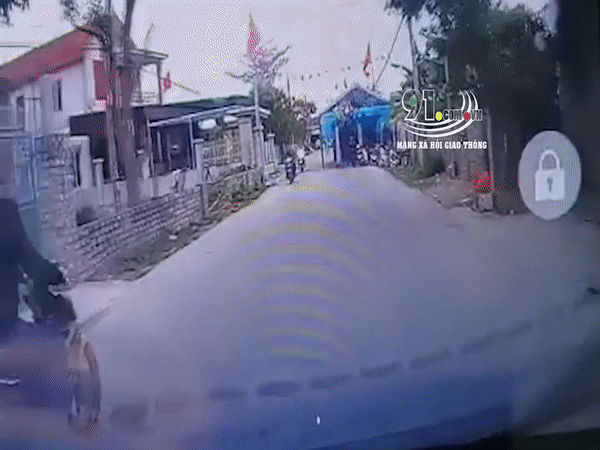 Clip: Vừa mải mê chào bạn 