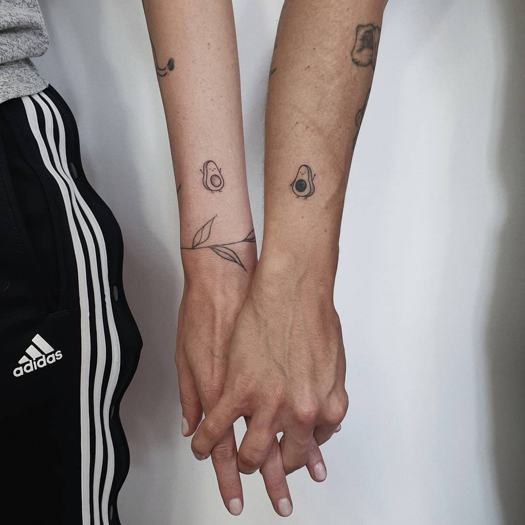 Mách nhỏ những mẫu xăm đẹp cho các cặp đôi để luôn cảm thấy ấm áp   Matching couple tattoos Couple tattoos unique Pair tattoos
