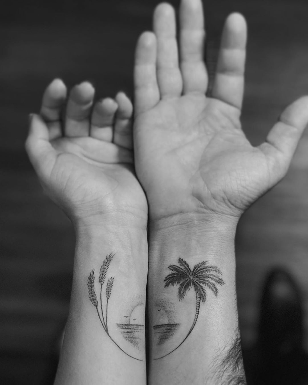 Mãn nhãn với hình xăm rồng ở bắp tay của nam khách hàng tại RIO TATTOO