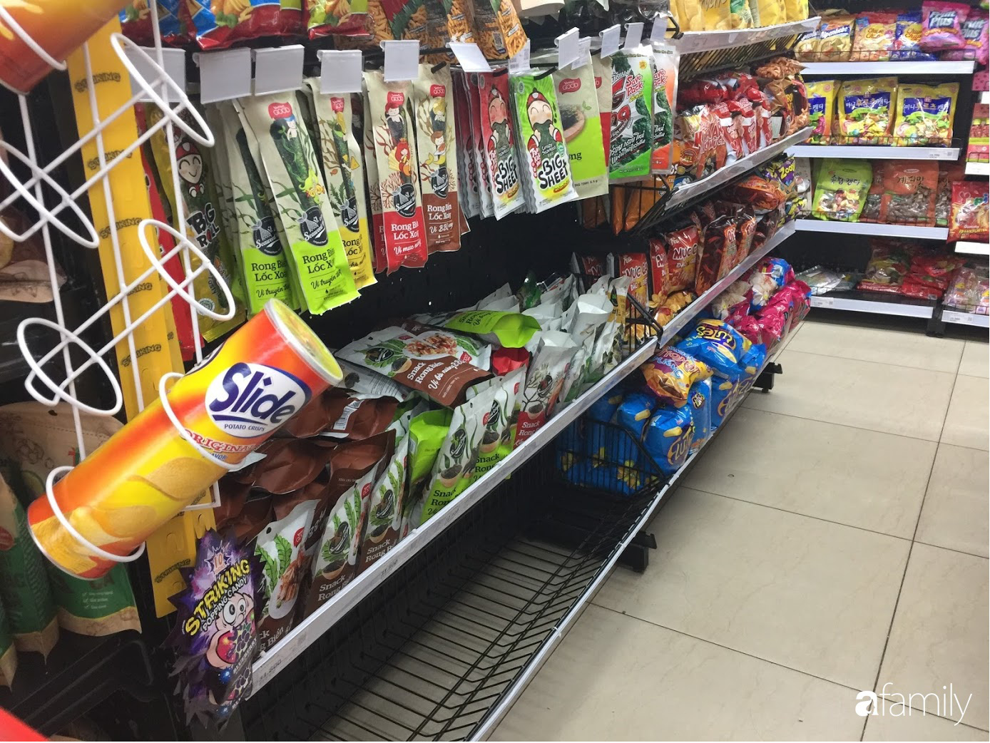 Công bố dịch virus Corona, hàng loạt siêu thị tại Hà Nội liên tục cháy hàng - Ảnh 6.
