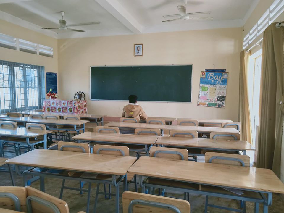Tới ngày nên cắp sách đi học, nam sinh bàng hoàng chứng kiến khung cảnh 1-0-2 tại lớp khiến dân tình đồng cảm - Ảnh 1. Tới ngày nên cắp sách đi học, nam sinh bàng hoàng chứng kiến khung cảnh 1-0-2 tại lớp khiến dân tình đồng cảm - Ảnh 1.
