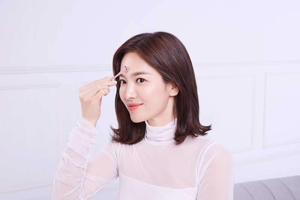 Hậu ly hôn, Song Hye Kyo ngày càng táo bạo, diện áo xuyên thấu gợi cảm hết nấc trong hình ảnh mới - Ảnh 2.