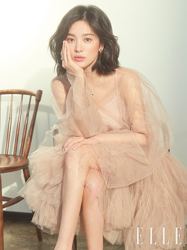 Hậu ly hôn, Song Hye Kyo ngày càng táo bạo, diện áo xuyên thấu gợi cảm hết nấc trong hình ảnh mới - Ảnh 3.