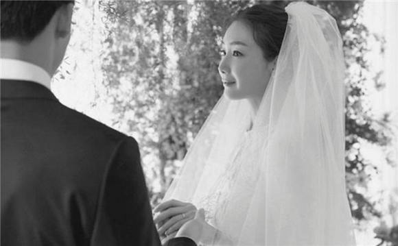 Mỹ nhân &quot;Bản Tình Ca Mùa Đông&quot; Choi Ji Woo lần đầu lộ diện sau tuyên bố mang thai, nhan sắc bà bầu tháng thứ 7 khiến ai cũng ngạc nhiên - Ảnh 3.