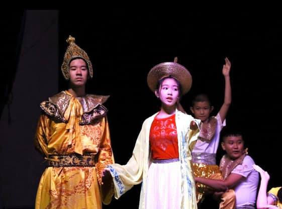 Con gái MC Quyền Linh khoe kỹ năng múa ở trường khi &quot;hoá thân&quot; thành Huyền Trân công chúa, người hâm mộ càng được dịp khen hết lời - Ảnh 3.