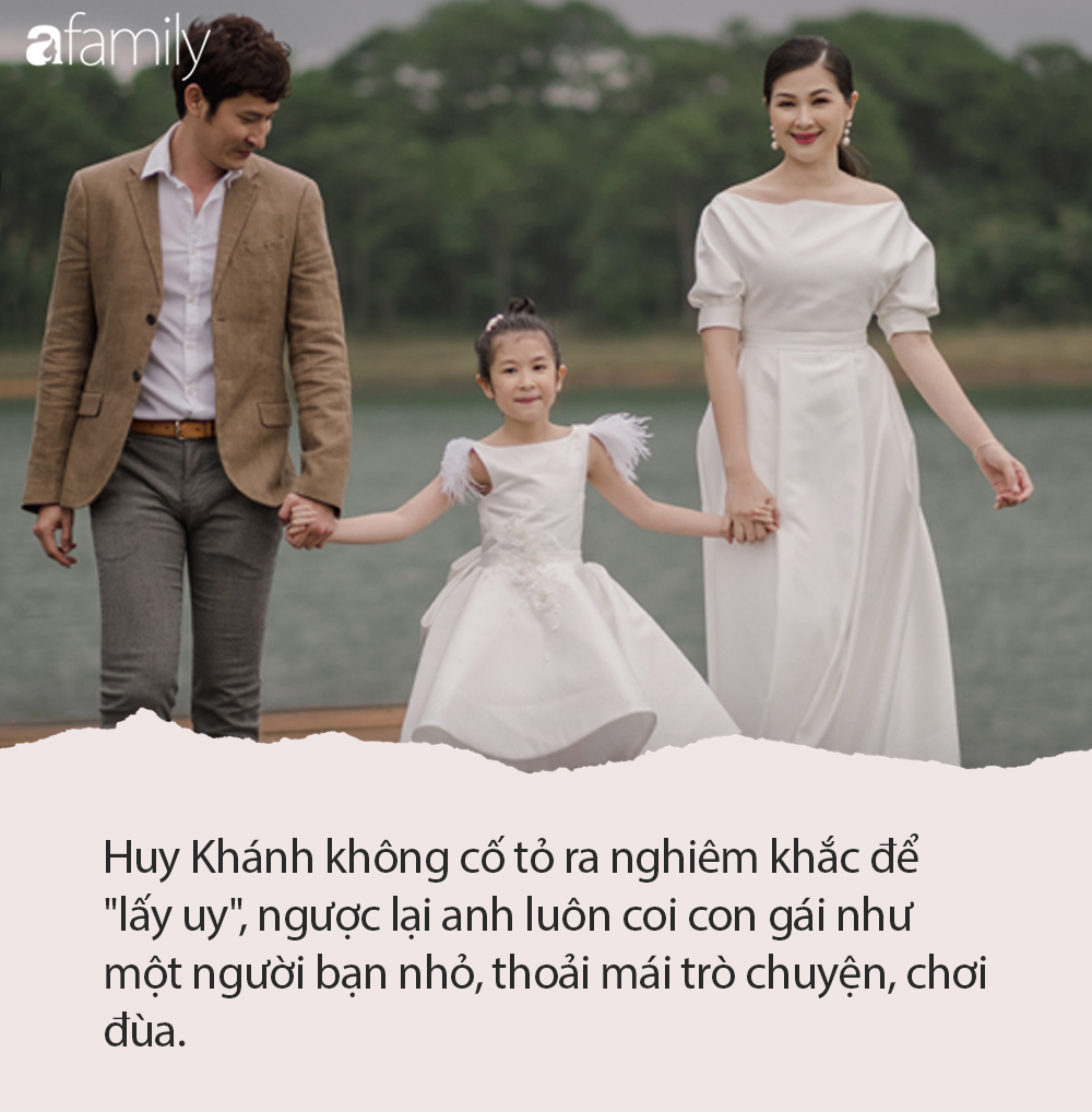 Không ngại dịch nCoV, Huy Khánh và con gái vẫn tung tăng đi chơi nhưng phong cách nữ tính từ đầu tới chân mới gây bất ngờ - Ảnh 4.