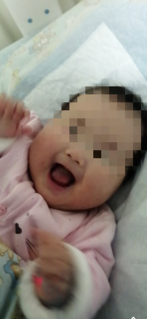 Tin vui: Bé gái 3 tháng tuổi bị nhiễm coronavirus mới đã ở trong tình trạng ổn định - Ảnh 4. Tin vui: Bé gái 3 tháng tuổi bị nhiễm coronavirus mới đã ở trong tình trạng ổn định - Ảnh 4.