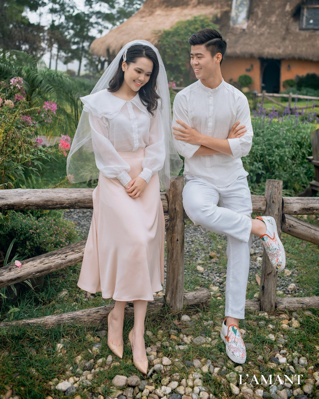 Những hình ảnh đầu tiên tại đám cưới Duy Mạnh - Quỳnh Anh: Nhà chú rể mang cả cung điện ra sân bóng với rạp cưới cực kỳ hoành tráng - Ảnh 2.