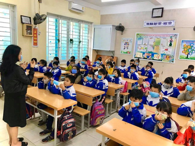 Kh&ocirc;ng nghỉ th&ecirc;m ph&ograve;ng dịch, h&ocirc;m nay học sinh Hải Ph&ograve;ng quay trở lại trường - Ảnh 1.