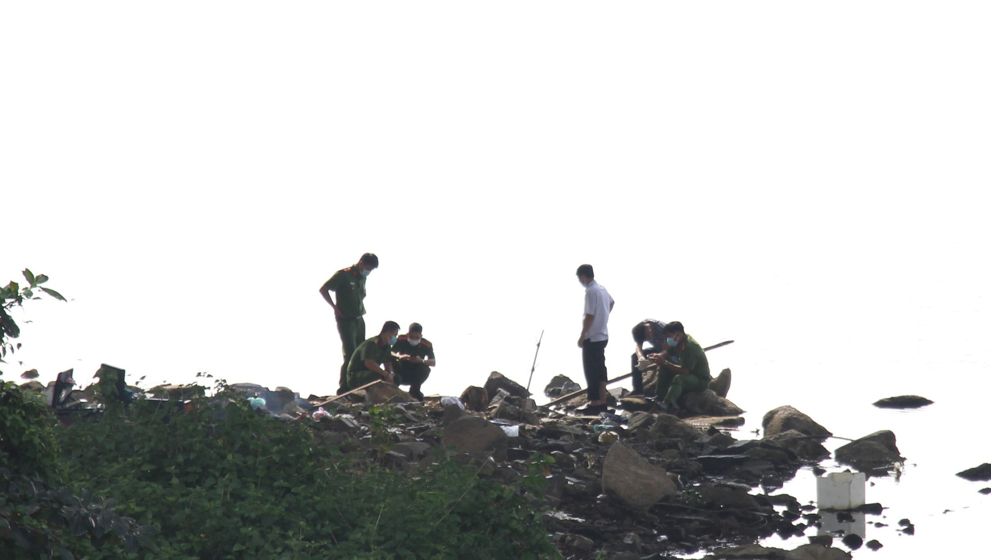 Đà Nẵng: Phát hiện vali chứa thi thể bị chặt khúc trôi dạt trên sông Hàn - Ảnh 3.