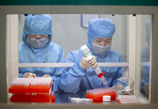 Đột phá vĩ đại của Hong Kong: Tìm ra thiết bị phát hiện chính xác 1 người có nhiễm virus corona hay không trong 40 phút  - Ảnh 3.