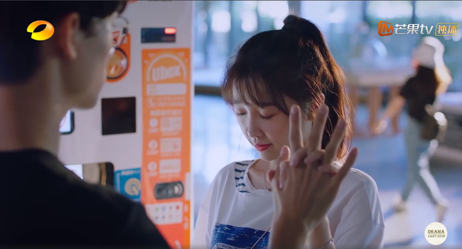 Cặp đ&ocirc;i "đại th&uacute;c tiểu loli&rdquo; của "Trạm kế tiếp l&agrave; hạnh ph&uacute;c" g&acirc;y b&atilde;o Weibo v&igrave; chemistry cực ngọt - Ảnh 3.