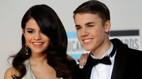Tuổi 26 sống cùng bệnh tật của Justin Bieber: Đứa trẻ tài năng bị ép trưởng thành sớm và tình yêu đầy day dứt mang tên Selena Gomez - Ảnh 10.